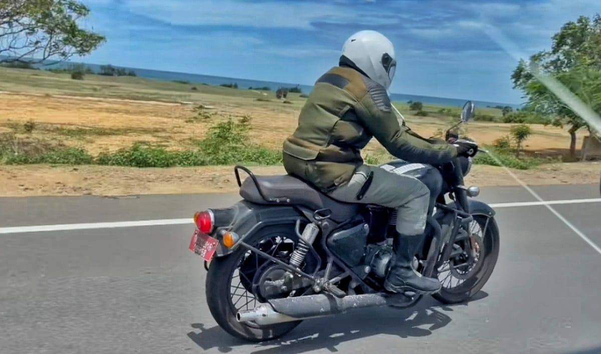 Royal Enfield bullet 350 spy shot rear. 